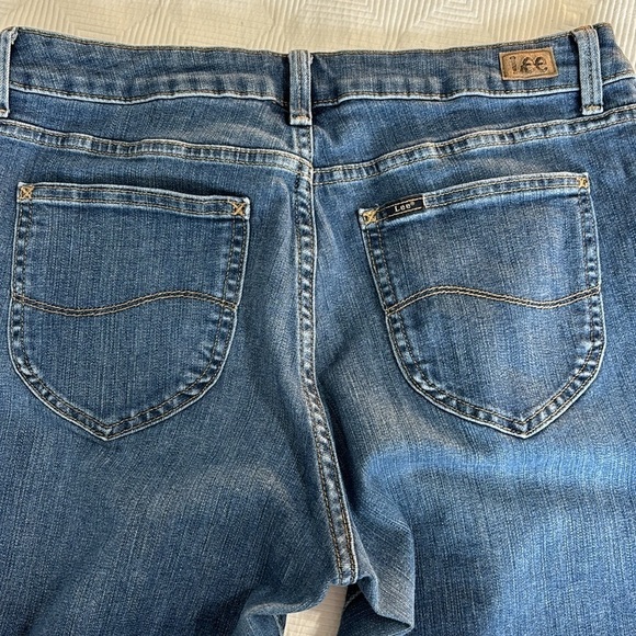 Lee Regular Fit Straight Leg Mid Rise Secretly Shapes Denim Jeans Size 14 - Picture 4 of 11